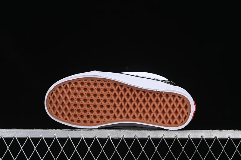 All categories Vans Vans series Vans Low Vans low-top Vans Knu Skool Comfortable and fashionable non-slip wear-resistant low-top casual bread shoes VN000CS0239